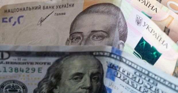 Сколько стоит купить 100 долларов в гривнах