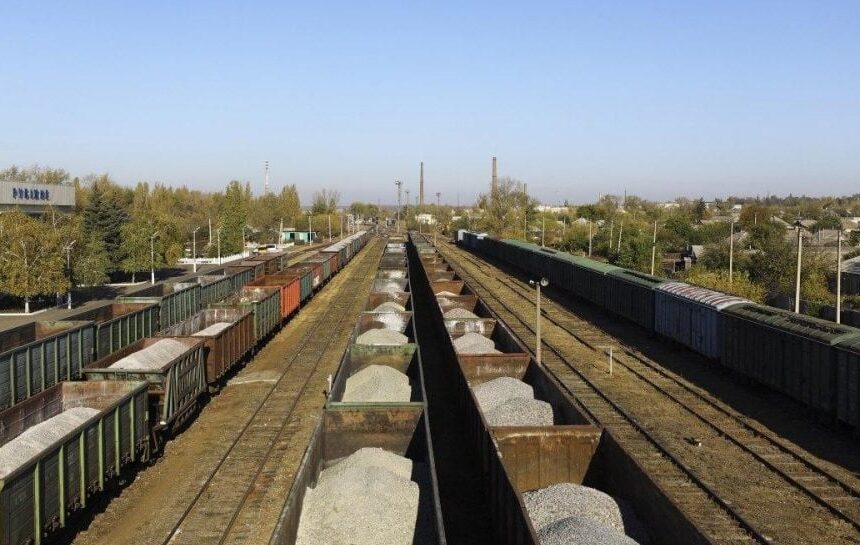 Укрзализныця потеряет прибыль, а Украина — дороги: в EBA призвали не повышать тарифы на контейнерные перевозки