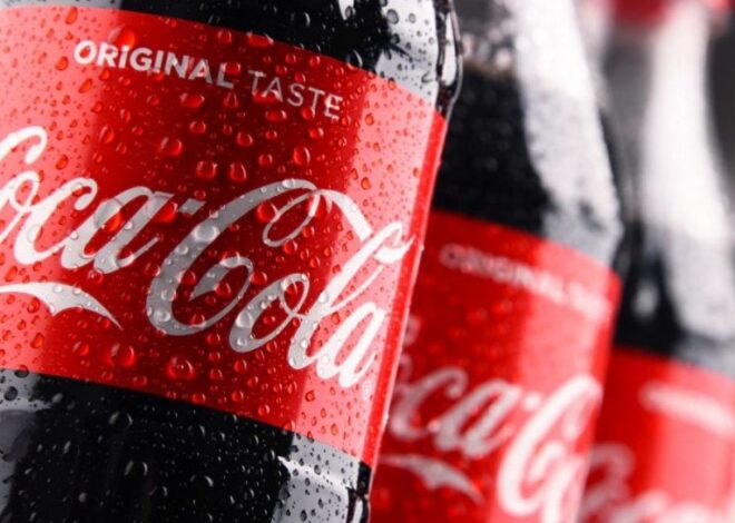 Coca-Cola отозвала партию напитков из-за опасного вещества в бутылках — УНИАН