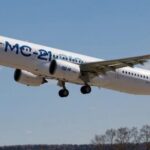 Российскими авиалайнер МС-21 с новыми системами впервые поднялся в небо
