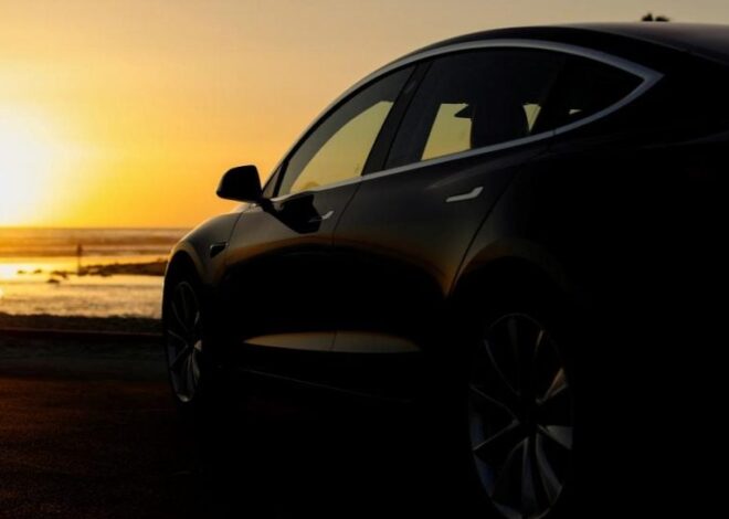 Tesla Model 3 образца 2022 года