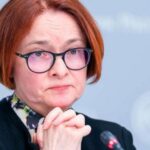 На главу Центробанка РФ давят из-за проблем в экономике,