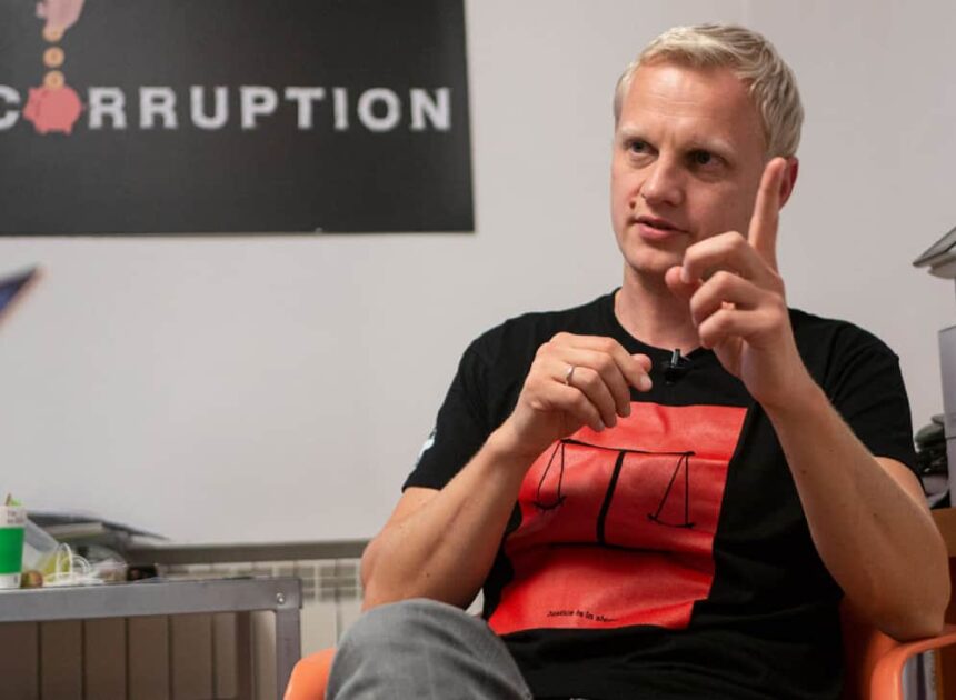 Шабунин после 15-часовых обысков: Зеленский движется в сторону коррупционного авторитаризма