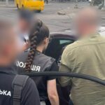 В Одессе задержали чиновника, который требовал взятку в размере $2700 за разрешение на торговлю