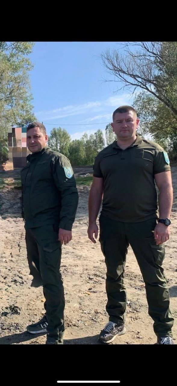 Легалізація готівки через “мертву бабусю”: чиновники збудували общак у оглядовій ямі