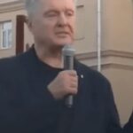 Порошенко устроил танцы на костях во время прощания с Андреем Парубием, – политолог
