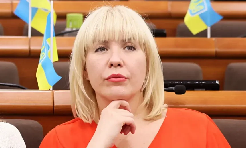 Киян закликали підтримати петицію проти депутатки, яка влаштувала святкування у день жалоби