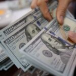 Что будет с долларом и евро в Украине: банкир озвучил прогноз до 3 мая