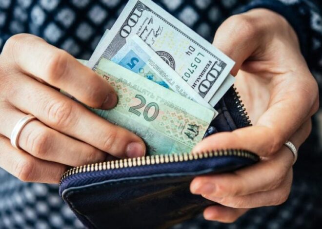 Сколько будет стоить доллар в мае: свежий прогноз банкира