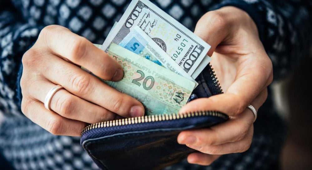 Сколько будет стоить доллар в мае: свежий прогноз банкира