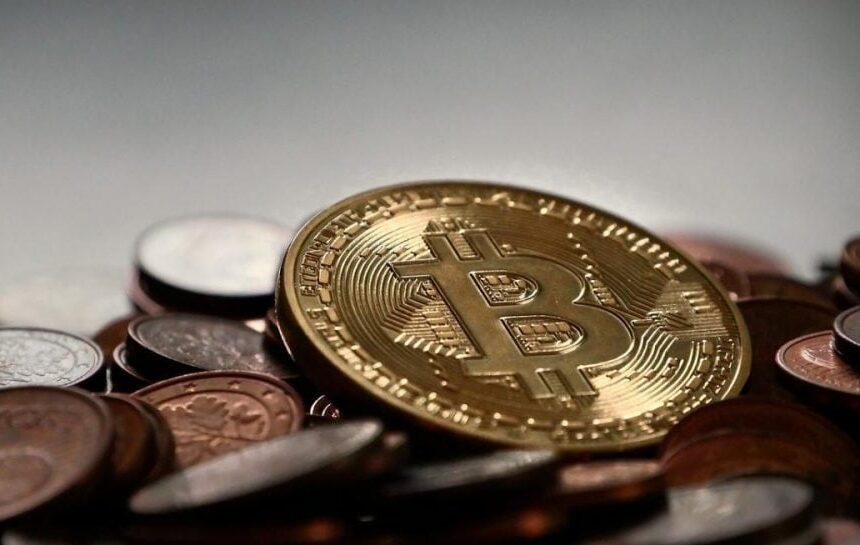 Биткоин резко вырос до максимума с февраля