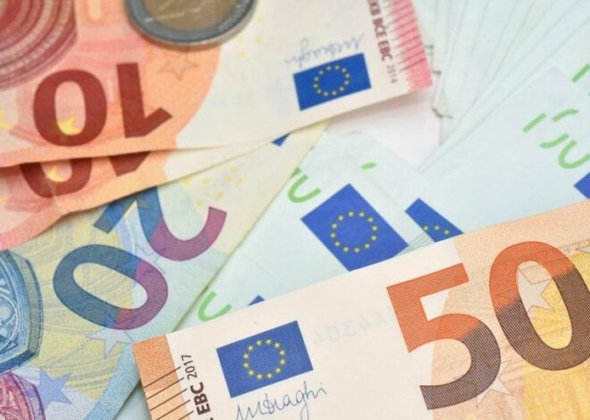 Курс валют в Украине – сколько будут стоить евро и доллар в пятницу, 17 апреля