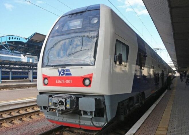 Задержка поезда из-за атаки: в «Укрзализныце» объяснили, успеет ли пассажир на рейс в Европе