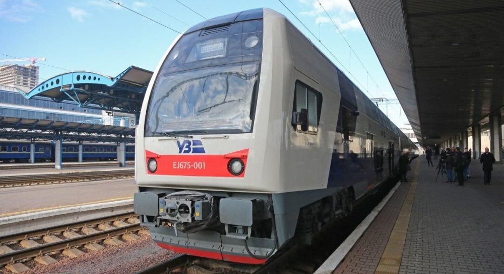 Задержка поезда из-за атаки: в «Укрзализныце» объяснили, успеет ли пассажир на рейс в Европе