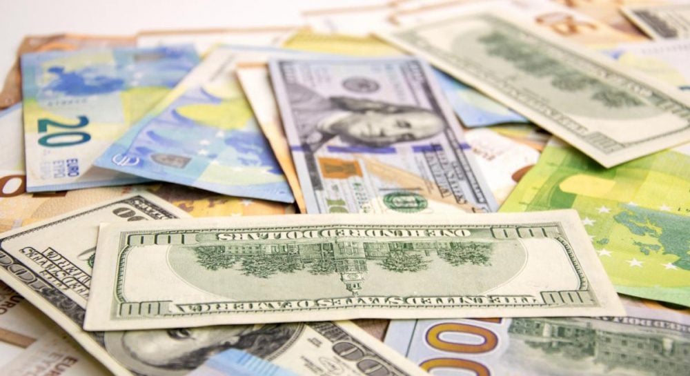Что будет с курсом доллара в Украине после Пасхи: прогноз банкира на 19 апреля
