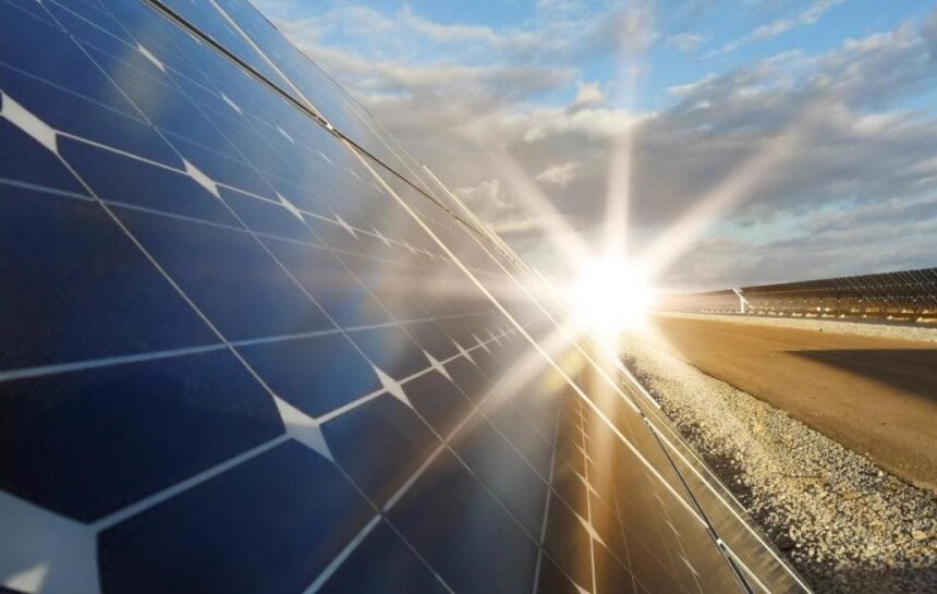 Китай запускает в Европе проект в 1 миллиард евро с солнечными панелями