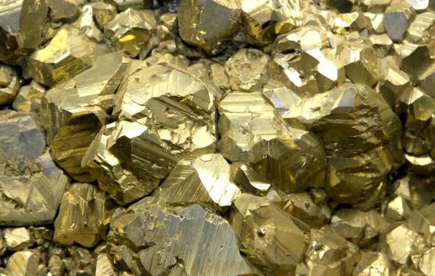 Золото падает – какая цена за 1 грамм золота