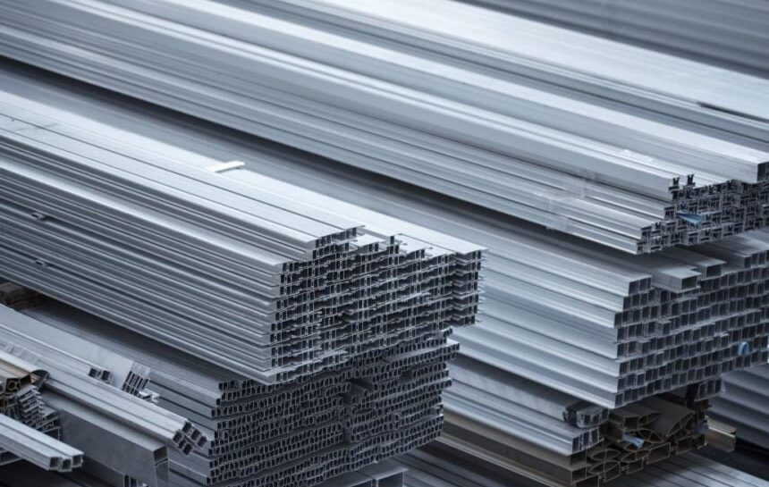 Из-за блокады Ормузского пролива цены на алюминий резко выросли до четырехлетнего максимума