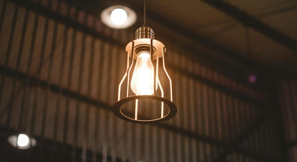 Отключение света сегодня — Россия массированно ударила по энергетике Украины