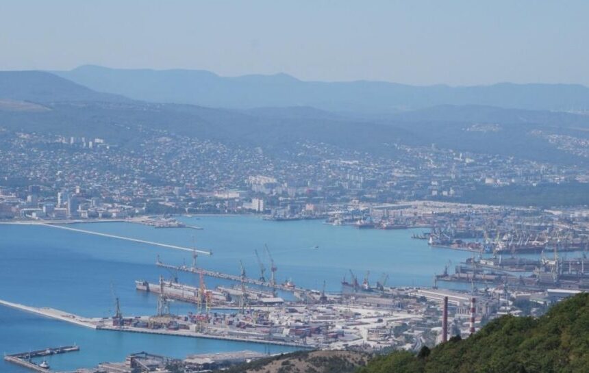 на Черном море горит главный нефтяной терминал России