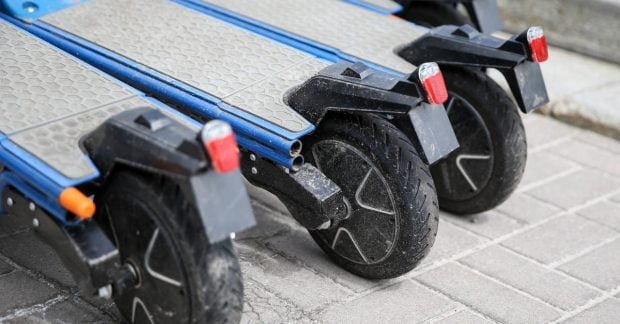 почему водителей самокатов невозможно наказать за нарушение