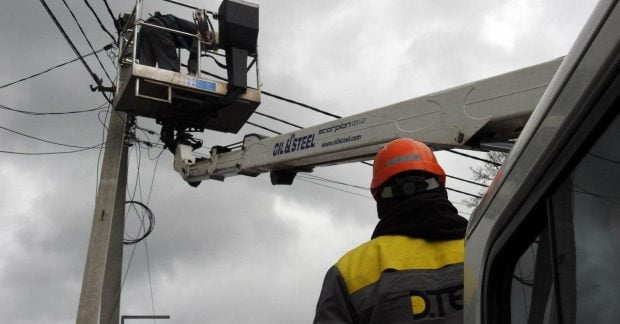 ДТЭК вернул свет 600 тысячам семей после непогоды