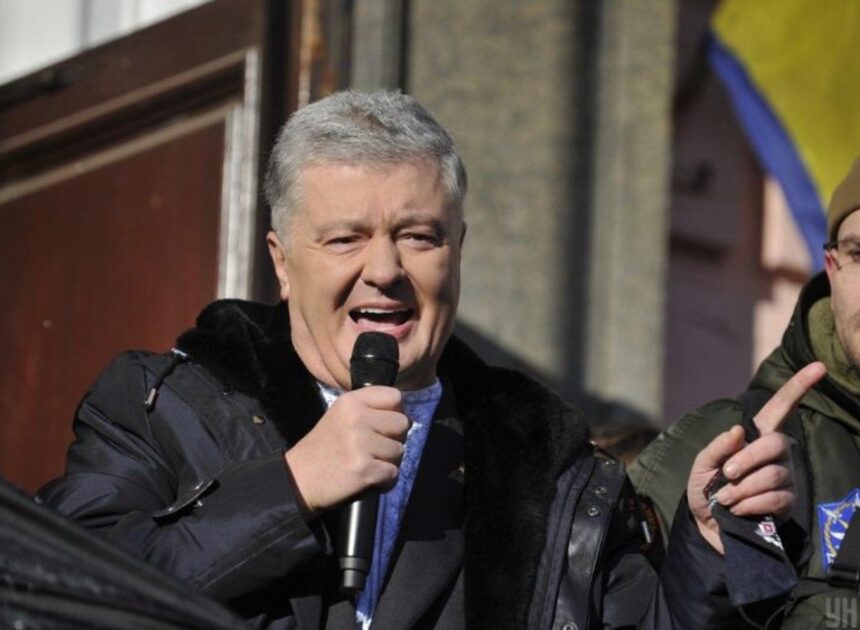 «Піар на крові та російський слід»: Блогерка викрила «подвійну гру» Порошенка і його зв’язки з Єрмаком