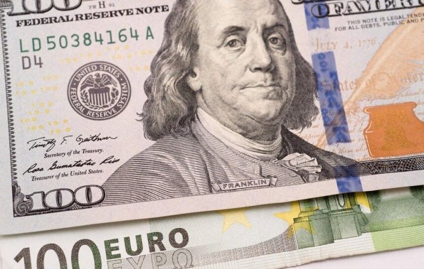 Каким будет курс доллара на следующей неделе: свежий прогноз банкира
