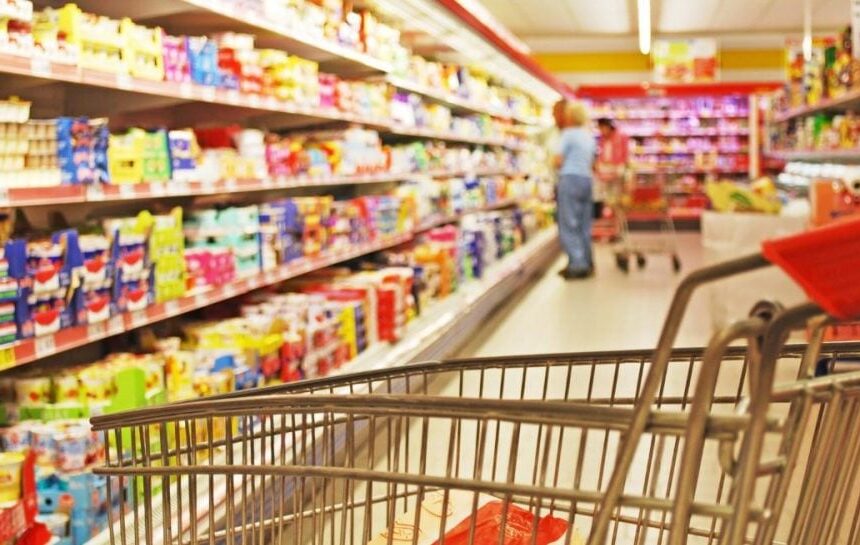 Некоторые украинцы смогут получить продукты от государства бесплатно: правительство приняло решение
