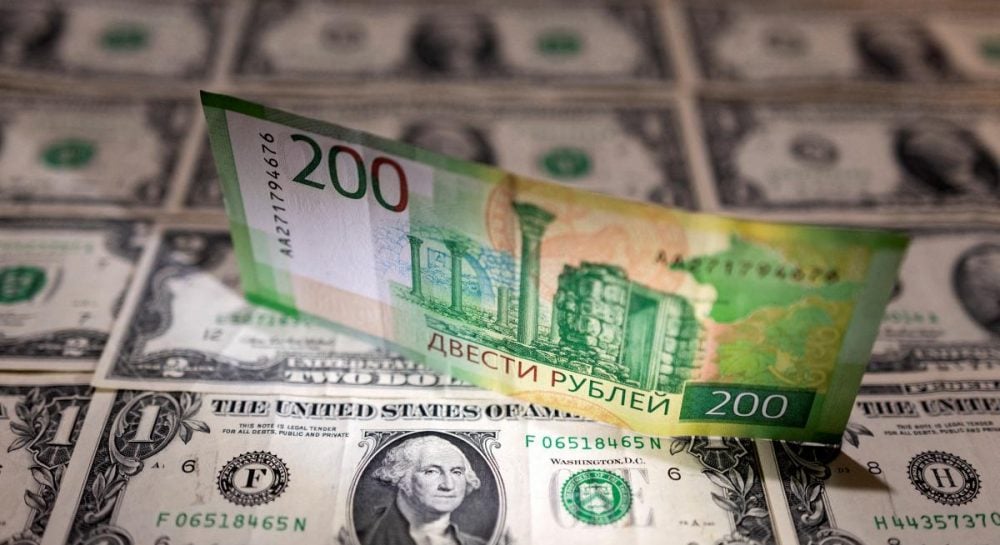 Курс доллара к рублю – Россию спасает скачок цен на нефть
