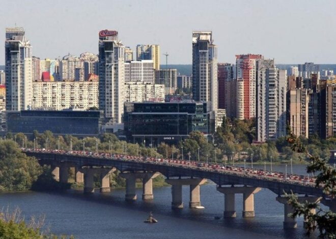 Обнаружен дефект: на мосту Патона частично ограничат движение транспорта
