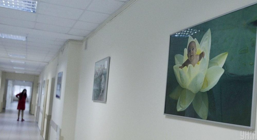В одной из стран ЕС предлагают платить украинкам за рождение детей: что известно