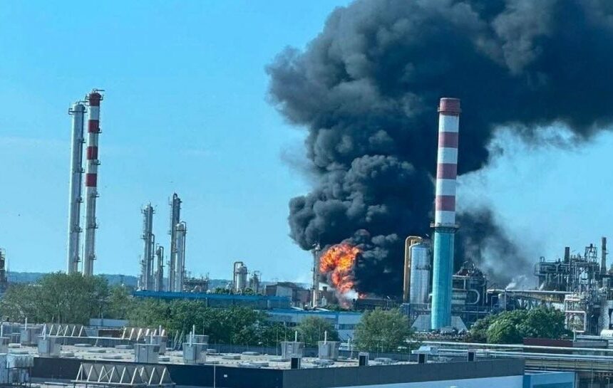 В Венгрии произошел мощный взрыв на заводе крупнейшей нефтяной компании страны: что известно