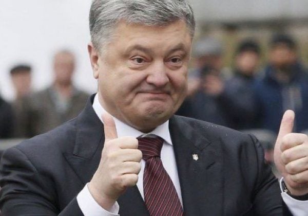 Порошенко создал тыловой батальон, в который фиктивно зачислил почти полсотни подчиненных
