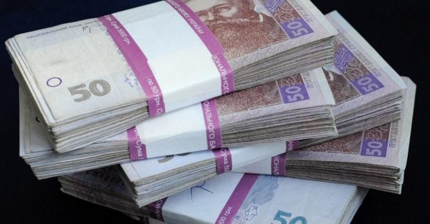 Сколько можно заработать, положив 100 тысяч гривень на депозит
