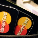 В России выведут из обращения платежные карты Visa и Mastercard