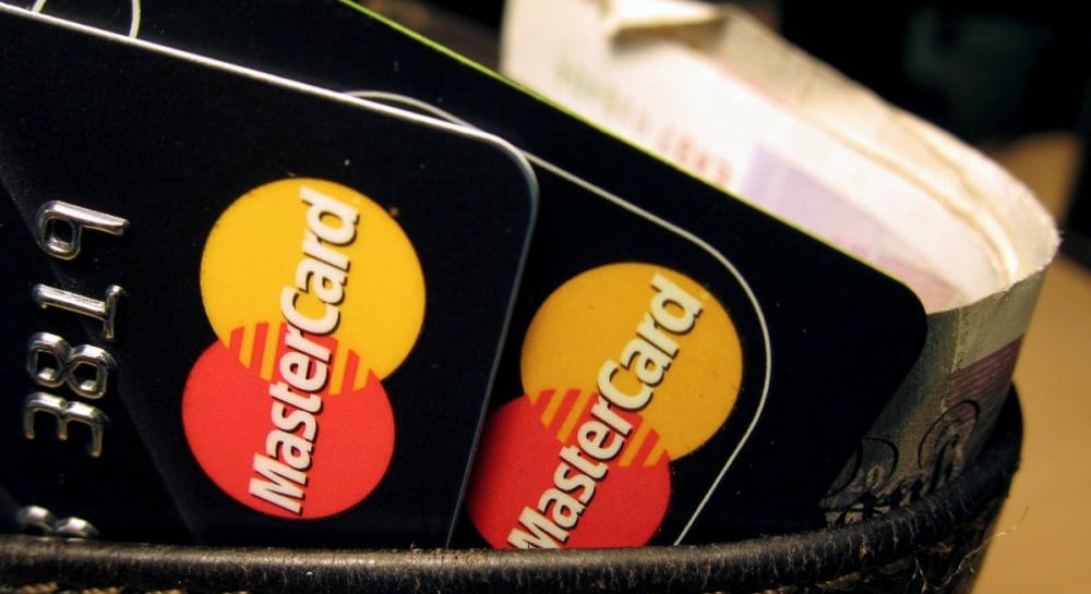 В России выведут из обращения платежные карты Visa и Mastercard