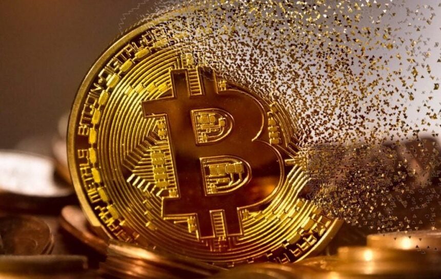 Цена биткоина опустилась до психологической отметки
