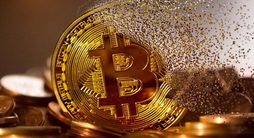 Цена биткоина опустилась до психологической отметки