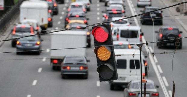 в столице перекрыли движение транспорта на ряде улиц