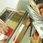 Курс доллара в Украине — стоит ли сейчас покупать доллары США