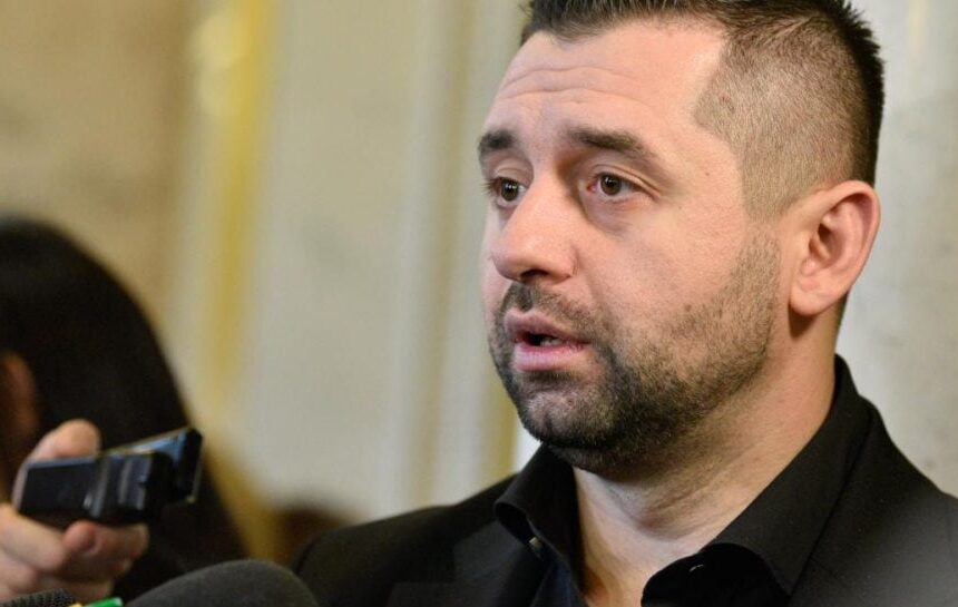Арахамия предупредил о самой сложной зиме