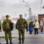 Война в Украине изменила отношение россиян к деньгам – СМИ