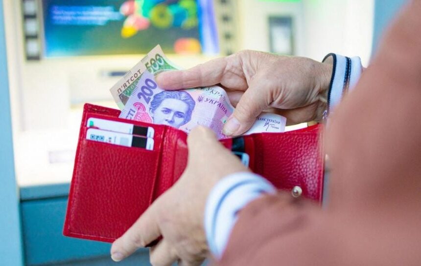 Зарплаты в Украине выросли – кому платят больше всего