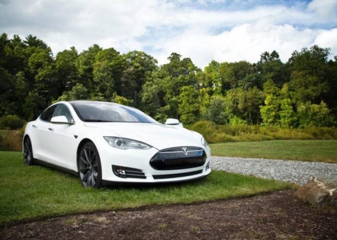 Мужчина опробовал каждую модель Tesla и назвал лучшую