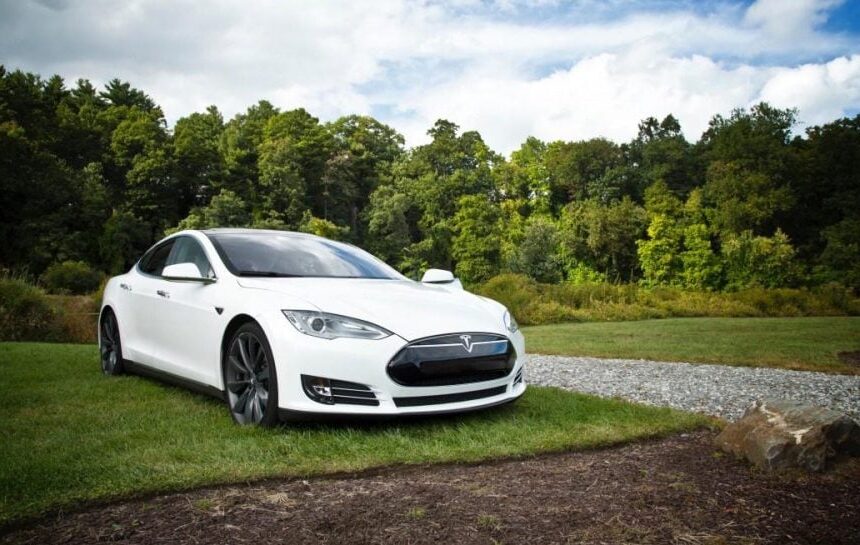 Мужчина опробовал каждую модель Tesla и назвал лучшую