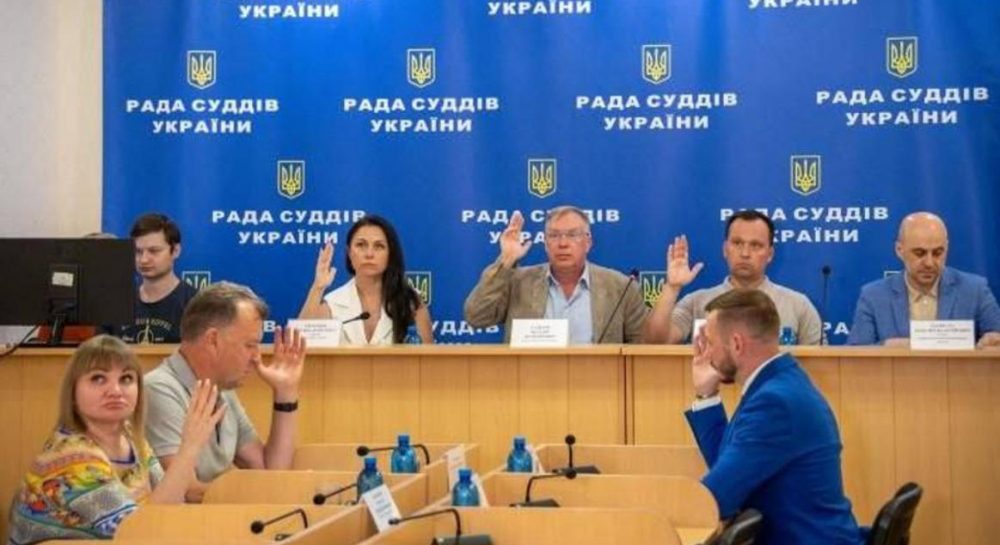 Систему начисления зарплат судьям изменили, но денег в бюджете не предусмотрели,