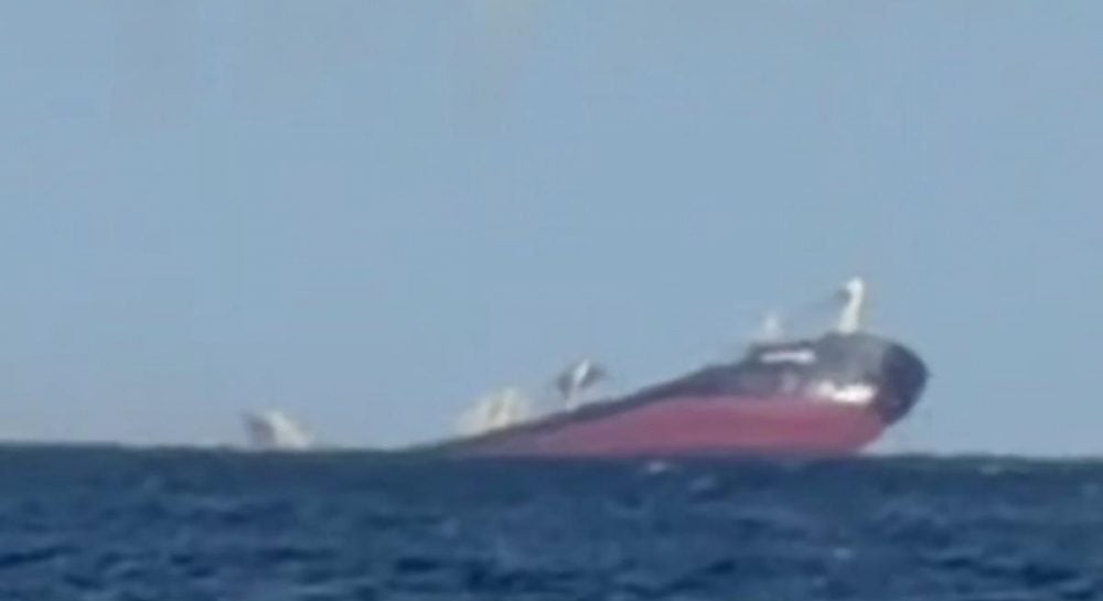 в Чёрном море затонул зерновоз после атаки РФ