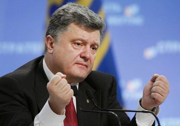 Порошенко вкладывает сотни миллионов в экономику других стран