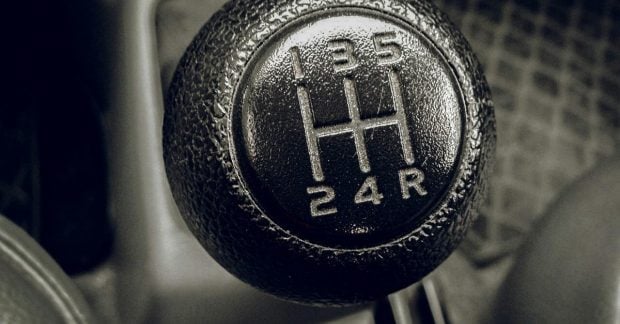 Когда нужно переключать передачи на механике